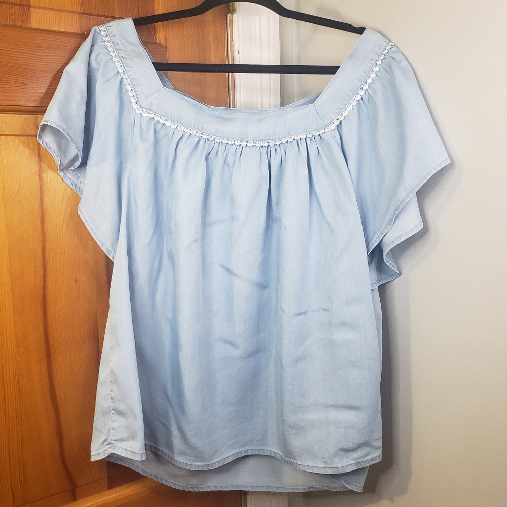 Soho Women's Flutter Sleeve Blouse